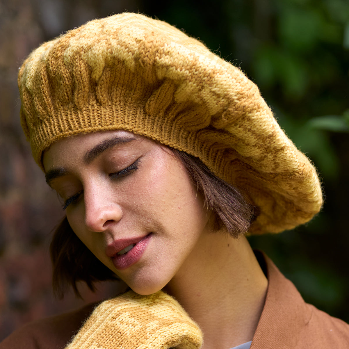 Golden Lily Reversible Cowl Paper Pattern
